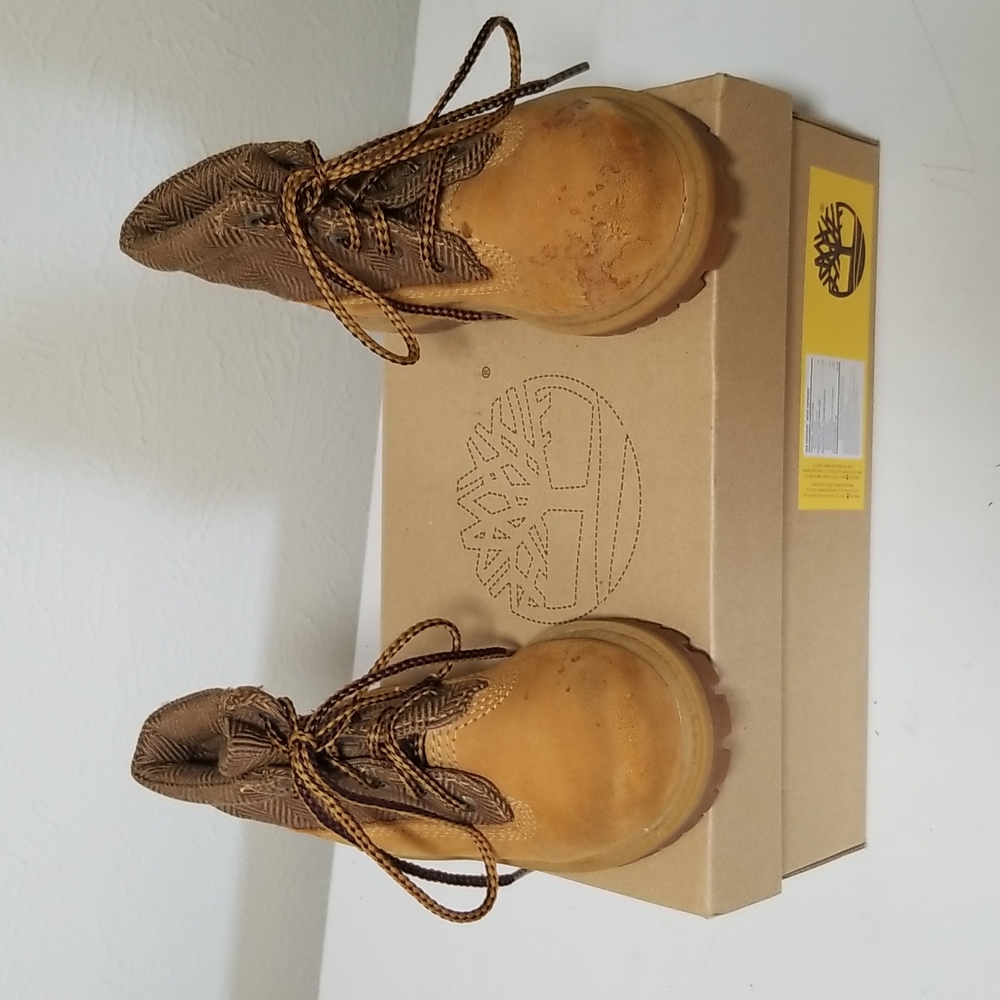 Timberland Toddler Boots Size 6 Wheat color With Shoe Box